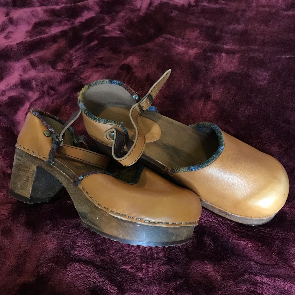 Sanita Clogs